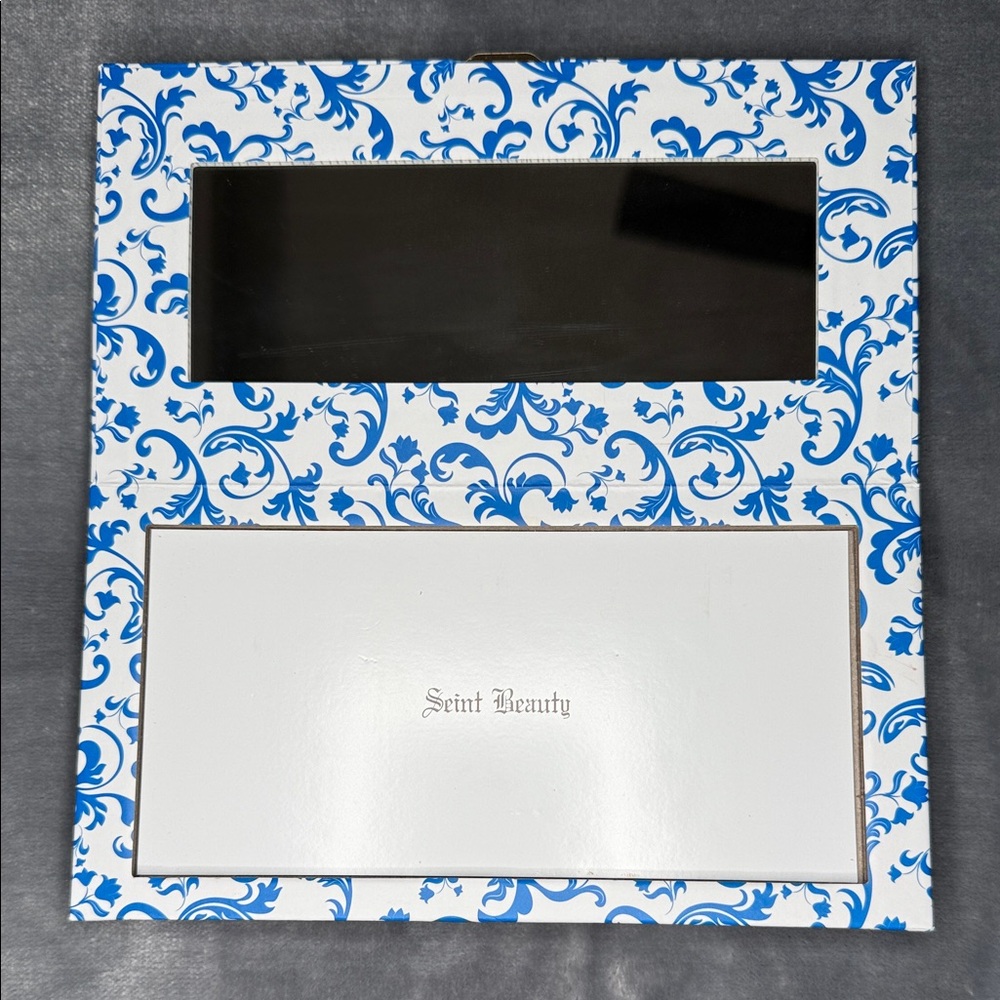Seint Beauty Blue Floral 27 Palette — Blue Shades Collection - Picture 3 of 6